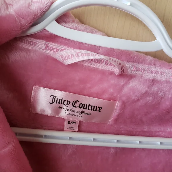Juicy Couture Plush Pink Hooded Robe - Picture 6 of 8